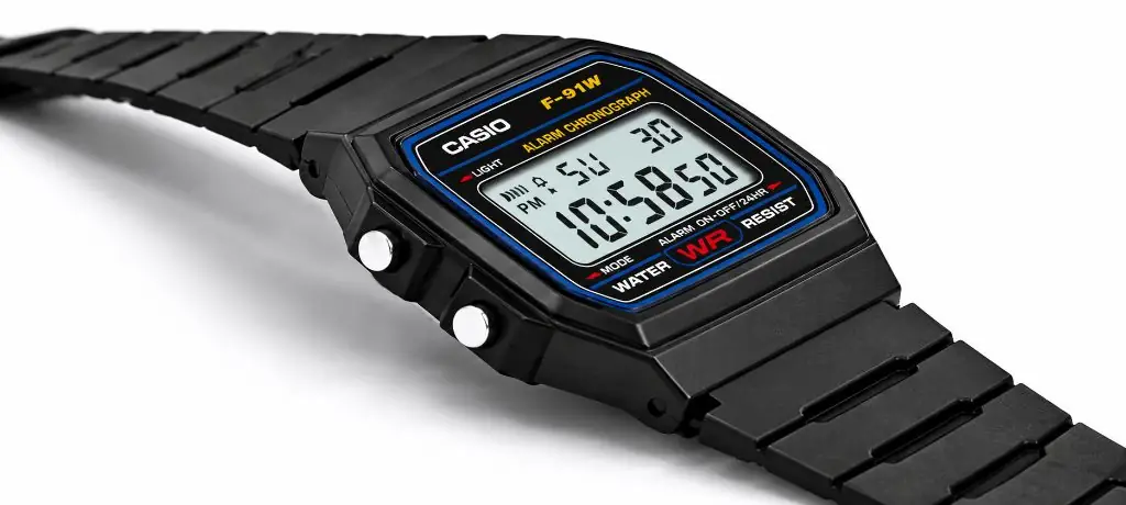 मात्र ₹1,200 की Casio F-91W घड़ी क्यों असल में एक अमर डिज़ाइन मास्टरपीस है?